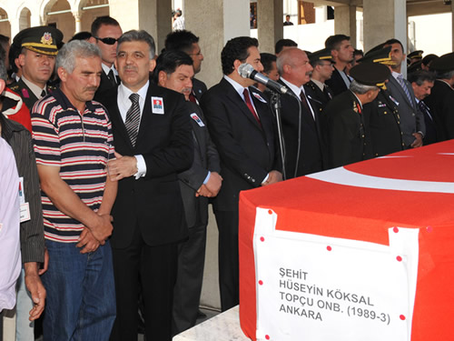 Cumhurbaşkanı Gül Şehit Onbaşı Köksal'ın Cenaze Törenine Katıldı